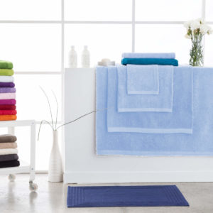Toallas de baño abece modelo alfa color celeste